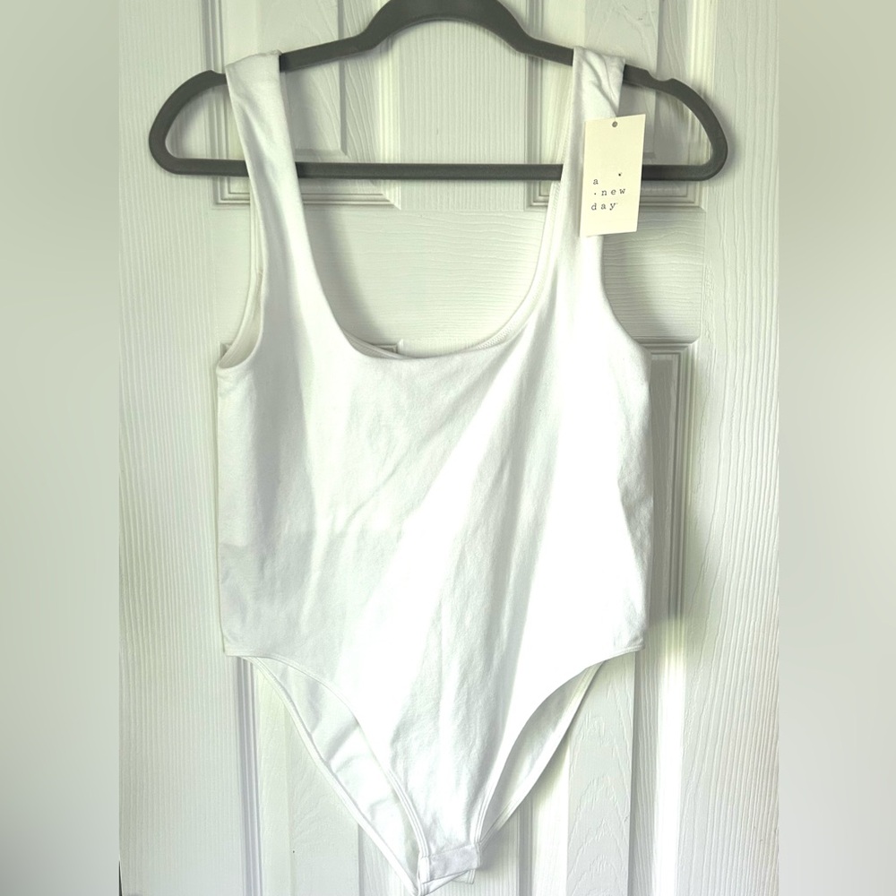 A New Day White Sleeveless Bodysuit – Medium – NWT